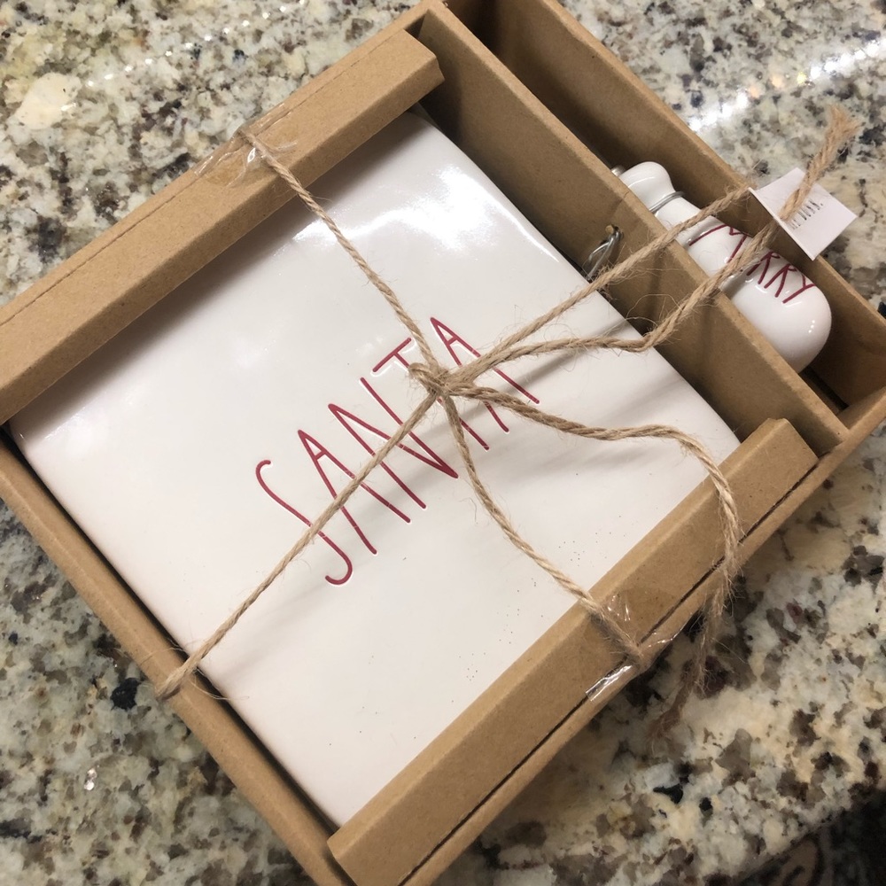 NWT Rae Dunn Christmas Santa Cheese Board